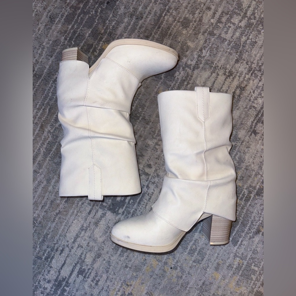 MIA cream/white boots